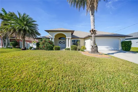 2548 NW 24th Pl, Cape Coral, FL 33993