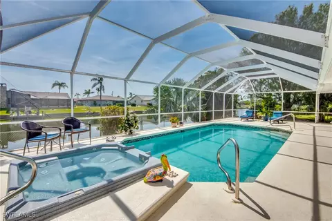 39 SE 20th Ct, Cape Coral, FL 33990