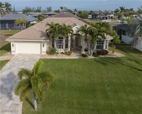 3725 SW 4th Ln, Cape Coral, FL 33991
