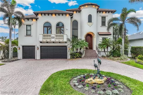 280 Egret Ave, Naples, FL 34108