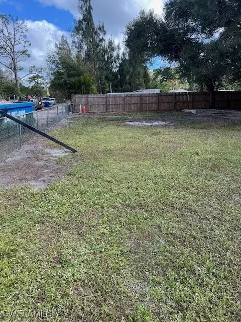 7579 Hart Dr, North Fort Myers, FL 33917