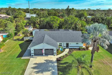 20781 Pine Tree Ln, Estero, FL 33928 photo 4