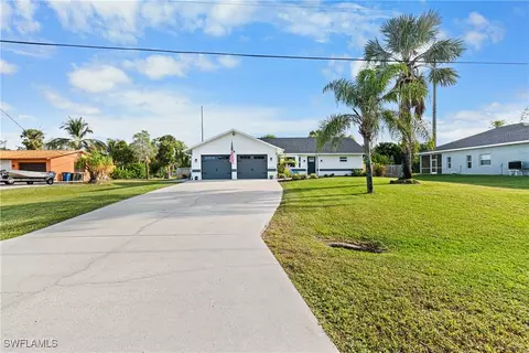 20781 Pine Tree Ln, Estero, FL 33928 photo 2