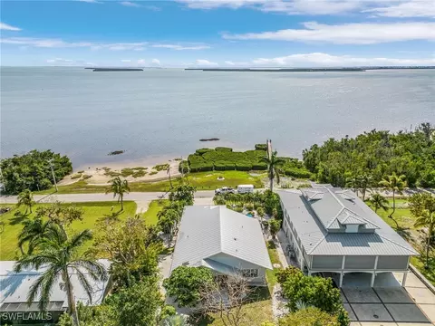 13690 Waterfront Dr, Bokeelia, FL 33922