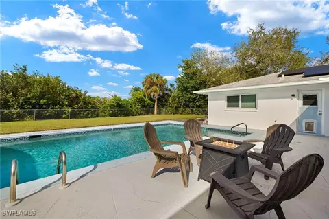 5244 Kenilworth Dr, Fort Myers, FL 33919