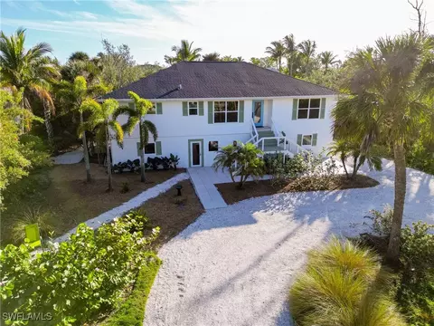 13441 Almond Dr, Fort Myers, FL 33908