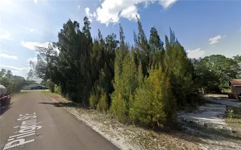 955 Pilgrim St E, Lehigh Acres, FL 33974 photo 1