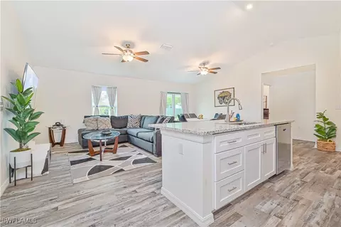 1224 NE 9th Pl, Cape Coral, FL 33909