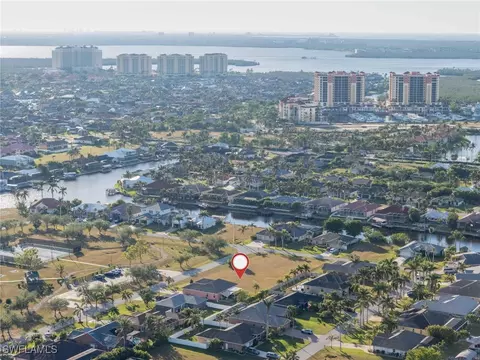 5304 SW 17th Pl, Cape Coral, FL 33914