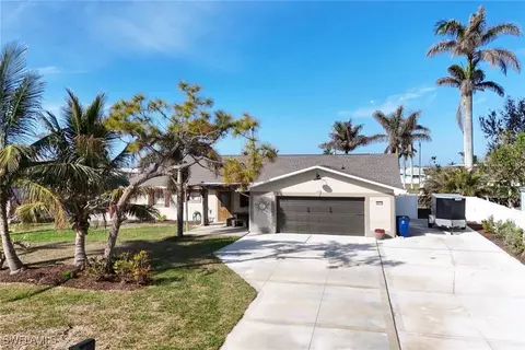 2471 Sanibel Blvd, Saint James City, FL 33956