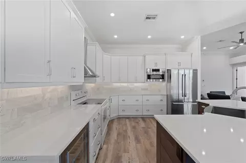 Kitchen - 6789 Bent Grass Dr, Naples, FL 34113 photo 3 of 5