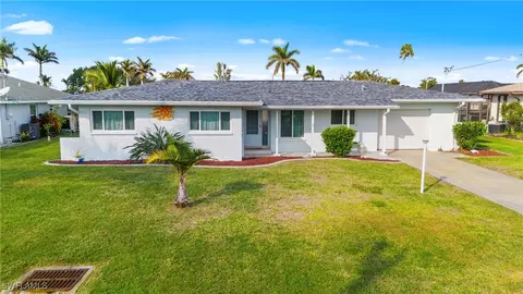 1421 Windsor Ct, Cape Coral, FL 33904