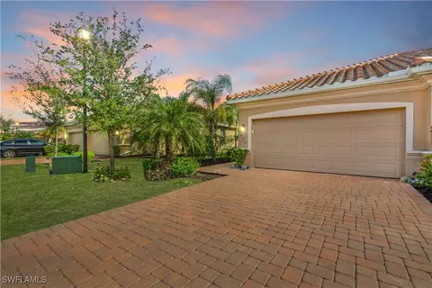 1697 Alameda Dr, Naples, FL 34120