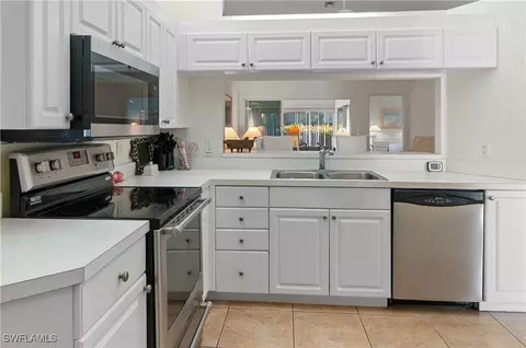 Kitchen - 21685 Sungate Ct, Estero, FL 33928 photo 1 of 2