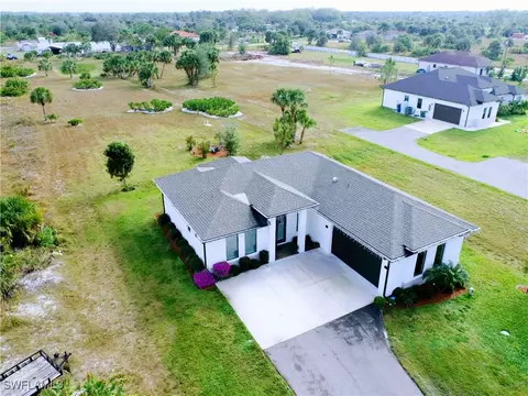 2460 Everglades Blvd N, Naples, FL 34120