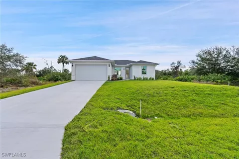 957 Commodore St, Lehigh Acres, FL 33974 photo 3