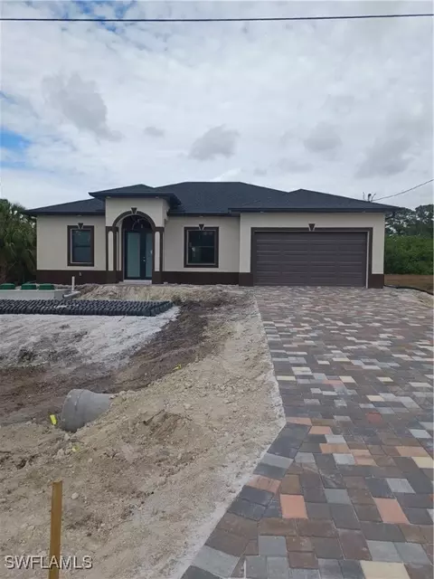 1143 Augusta St E, Lehigh Acres, FL 33974