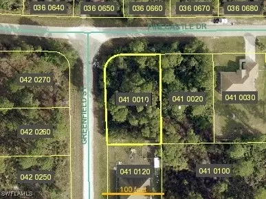 744 Pinecastle Dr, Lehigh Acres, FL 33974