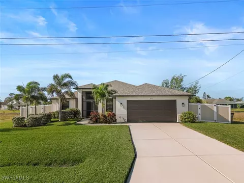 610 SW 11th Pl, Cape Coral, FL 33991