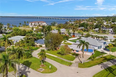 1227 Donna Dr, Fort Myers, FL 33919