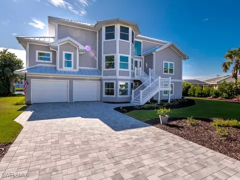 837 Sand Dollar Dr, Sanibel, FL 33957