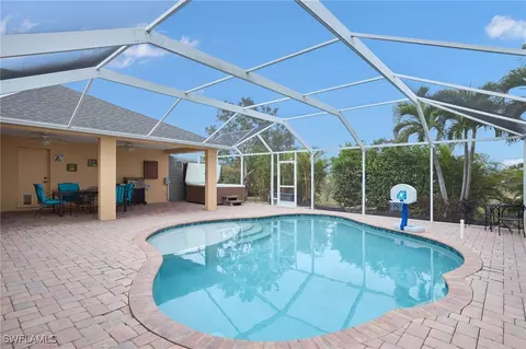 107 NW 9th St, Cape Coral, FL 33993