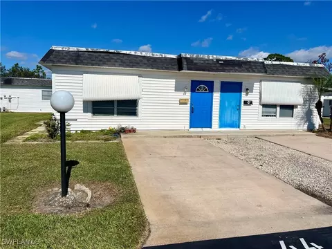 44 Tangelo Ct, Lehigh Acres, FL 33936