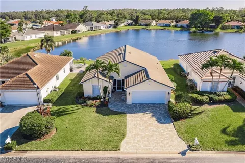 7525 Cameron Cir, Fort Myers, FL 33912
