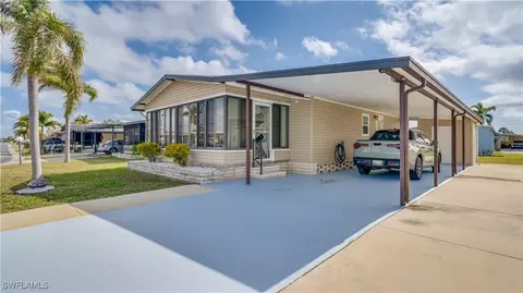 612 Sunrise Ave, North Fort Myers, FL 33903