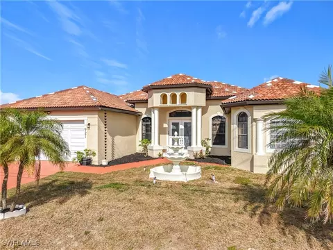 921 Diplomat Pkwy W, Cape Coral, FL 33993