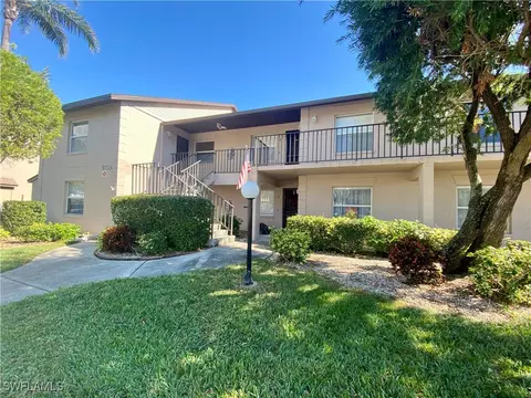 525 Foxlake Dr #7, North Fort Myers, FL 33917