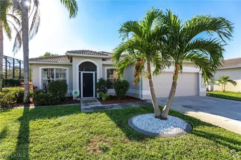 11144 Lakeland Cir, Fort Myers, FL 33913