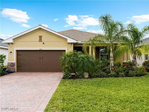3685 Passion Vine Dr, Alva, FL 33920