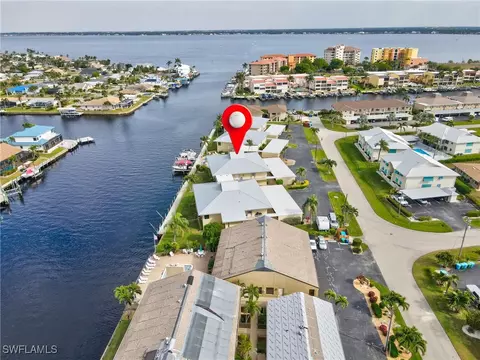 1915 SE 40th Ter #103, Cape Coral, FL 33904