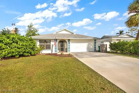 781 105th Ave N, Naples, FL 34108