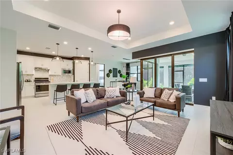 1950 Tripletail Ln, Naples, FL 34114
