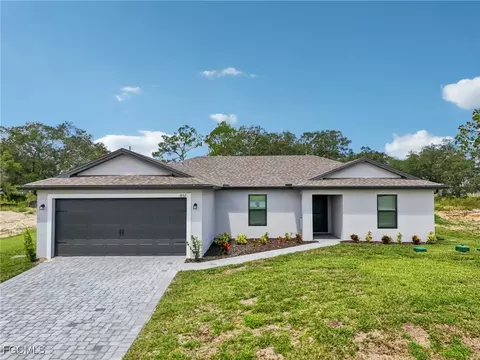 840 Gen D Macarthur Ave, Labelle, FL 33935