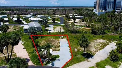 13681 Ovenbird Dr, Fort Myers, FL 33908