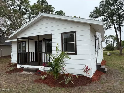 3413 23rd St SW, Lehigh Acres, FL 33976