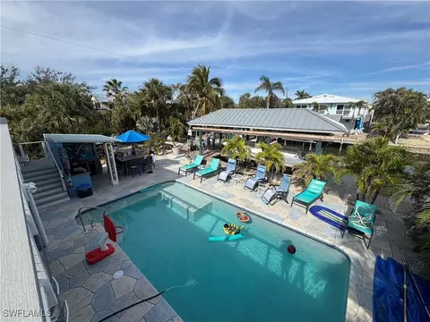 320 Lazy Way, Fort Myers Beach, FL 33931