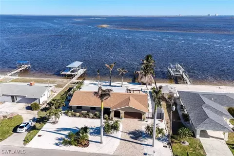 2274 Eighth Ave, Saint James City, FL 33956
