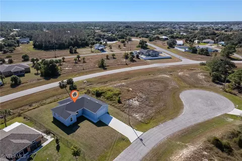 1111 W Leader Ct, Labelle, FL 33935