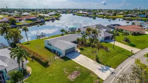 2715 Kamal Pkwy, Cape Coral, FL 33904