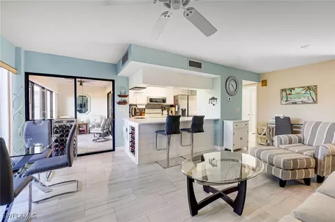 5585 Trailwinds Dr #312, Fort Myers, FL 33907