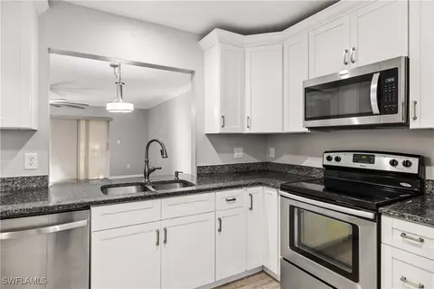 1707 Golf Club Dr #5, North Fort Myers, FL 33903
