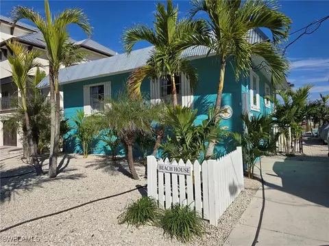 262 Ohio Ave, Fort Myers Beach, FL 33931
