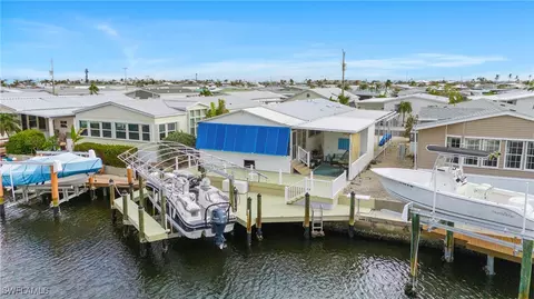3015 Skipper Ln, Saint James City, FL 33956