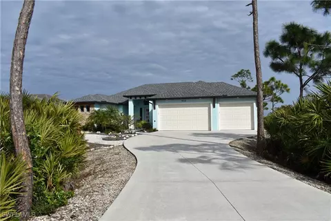 9418 Treasure Lake Ct, Saint James City, FL 33956