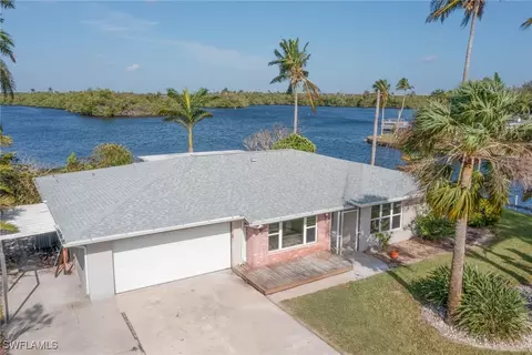 337 Shore Dr, Fort Myers, FL 33905