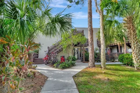 106 Pinebrook Dr, Fort Myers, FL 33907